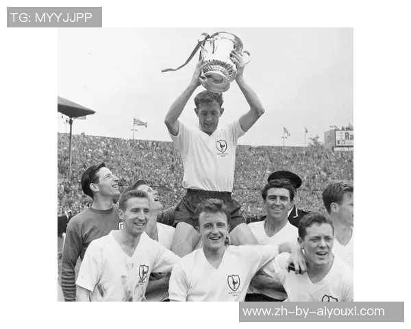 揭秘十大足球暗哨球星 他们的神秘身份与致命影响力